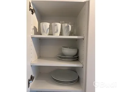 Inventarier till fullt möblerad enrummare - se alla bilder för komplett innehåll