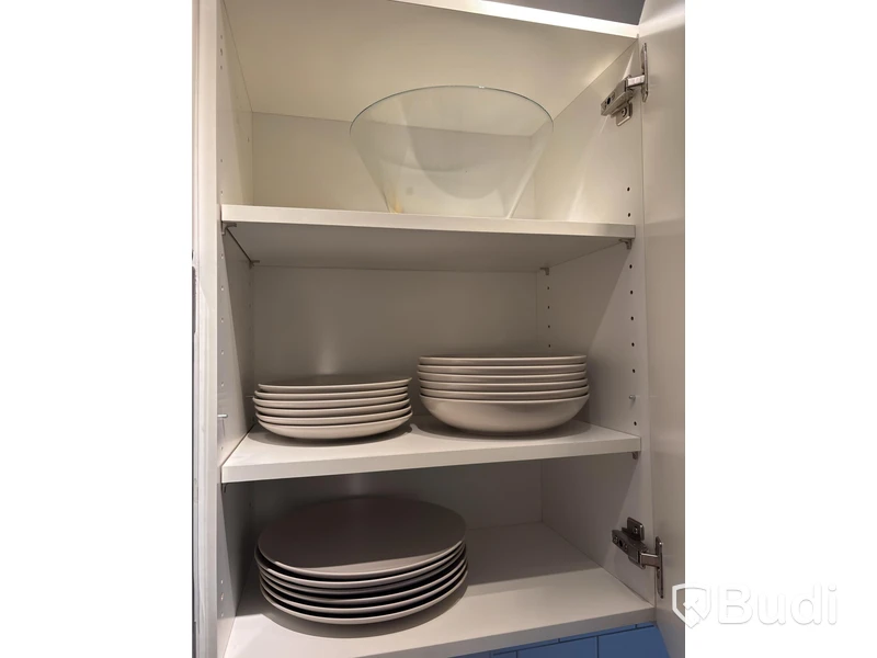 Inventarier till fullt möblerad tvårummare - se alla bilder för komplett innehåll
