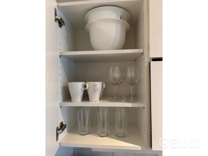 Inventarier till fullt möblerad tvårummare - se alla bilder för komplett innehåll