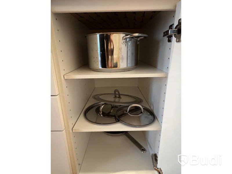Inventarier till fullt möblerad tvårummare - se alla bilder för komplett innehåll