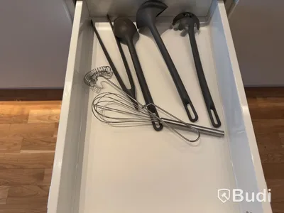 Inventarier till fullt möblerad tvårummare - se alla bilder för komplett innehåll