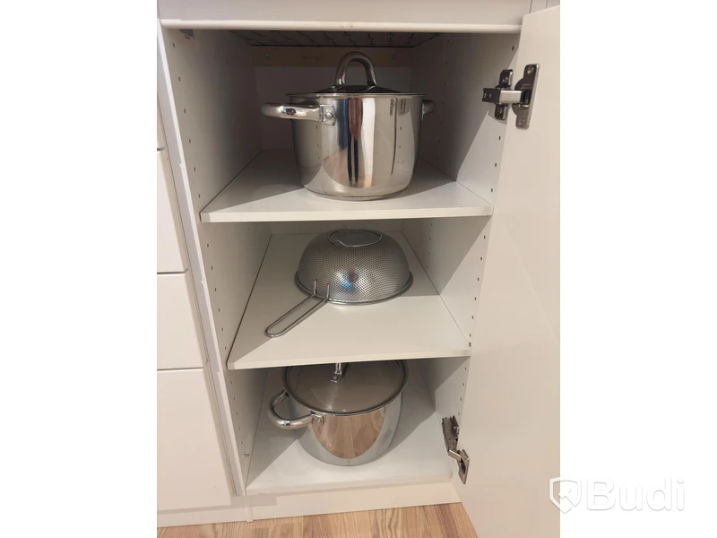 Inventarier till fullt möblerad tvårummare - se alla bilder för komplett innehåll
