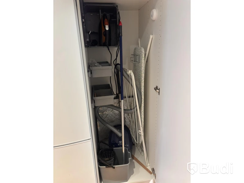 Inventarier till fullt möblerad tvårummare - se alla bilder för komplett innehåll