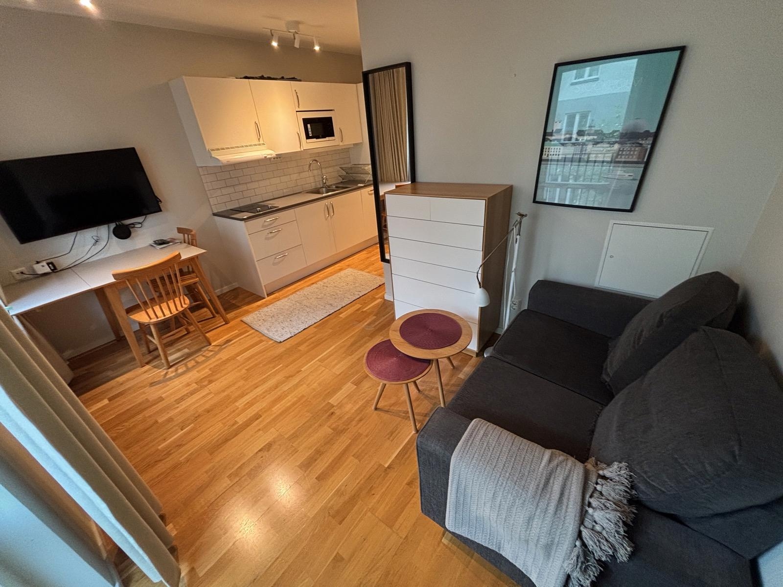 Inventarier till fullt möblerad tvårummare - se alla bilder för komplett innehåll