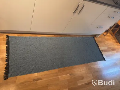 Inventarier till fullt möblerad enrummare - se alla bilder för komplett innehåll