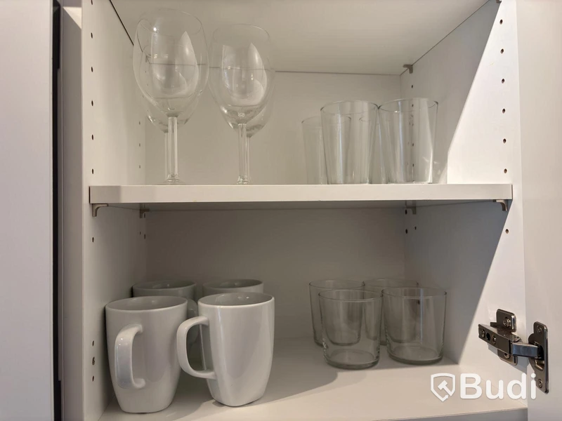 Inventarier till fullt möblerad tvårummare - se alla bilder för komplett innehåll