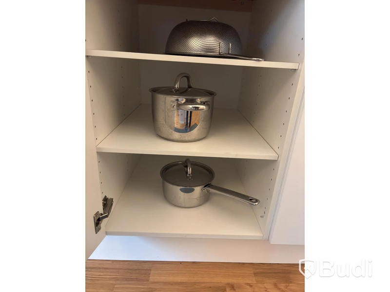 Inventarier till fullt möblerad tvårummare - se alla bilder för komplett innehåll
