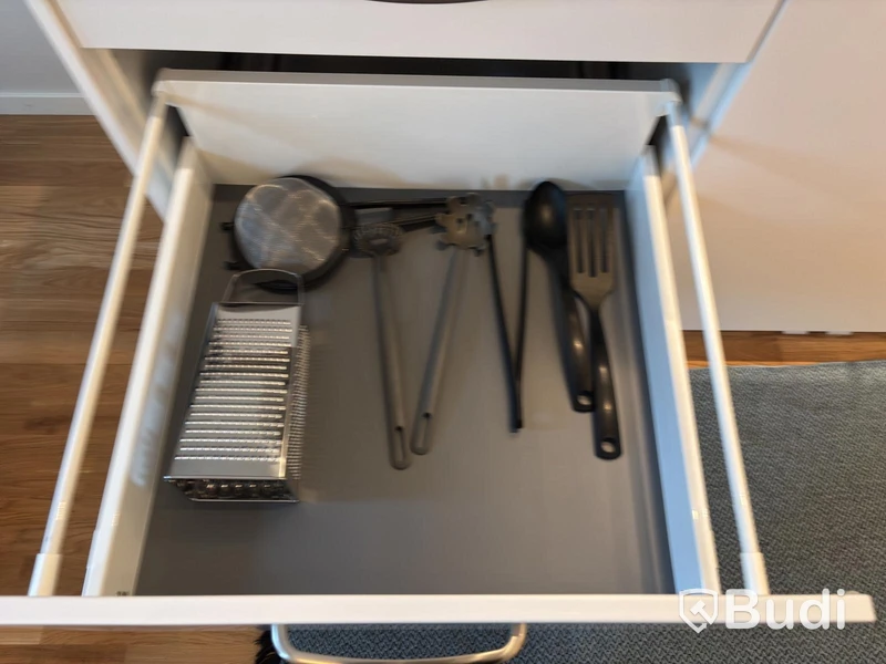 Inventarier till fullt möblerad tvårummare - se alla bilder för komplett innehåll