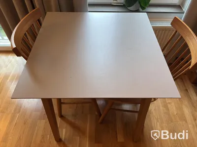 Inventarier till fullt möblerad enrummare - se alla bilder för komplett innehåll