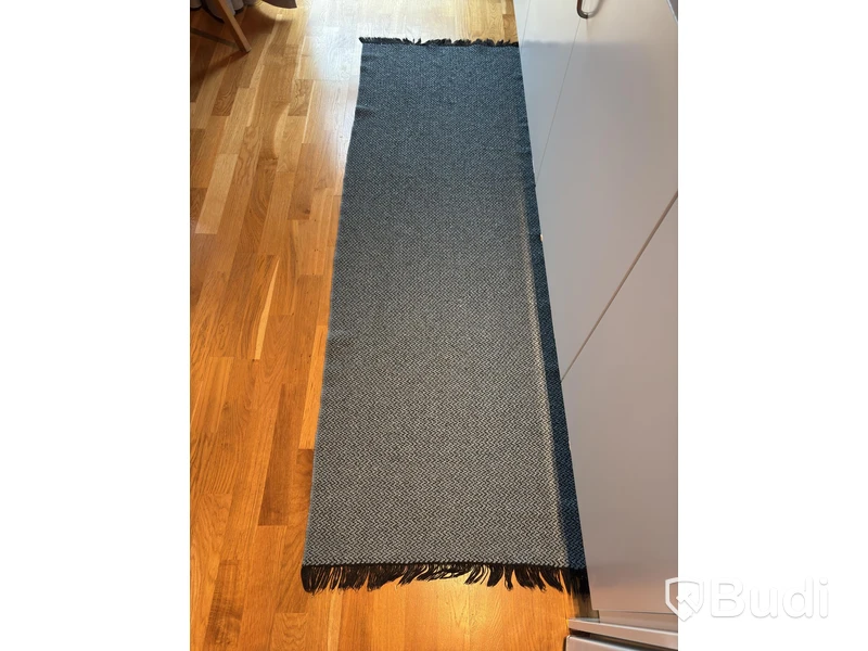 Inventarier till fullt möblerad enrummare - se alla bilder för komplett innehåll