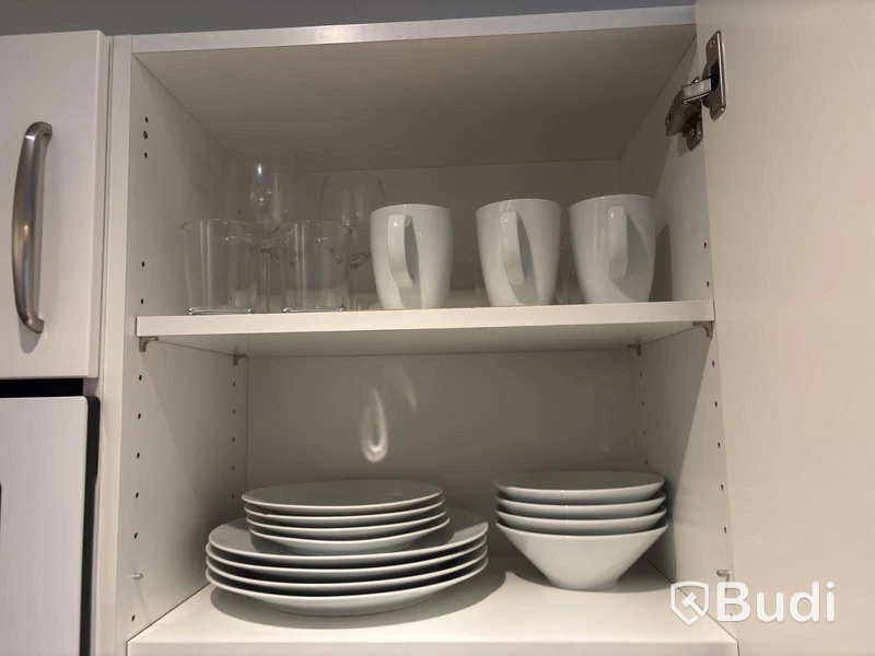 Inventarier till fullt möblerad tvårummare - se alla bilder för komplett innehåll