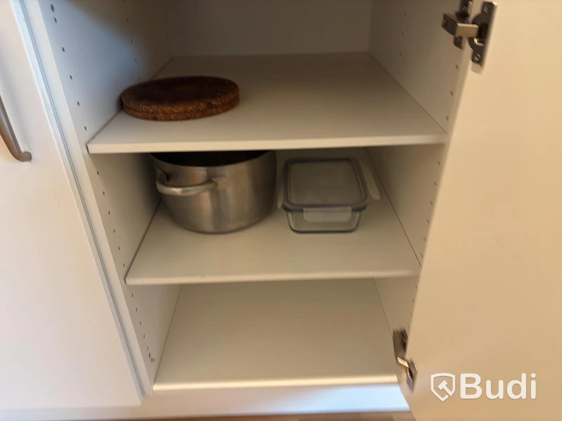 Inventarier till fullt möblerad tvårummare - se alla bilder för komplett innehåll