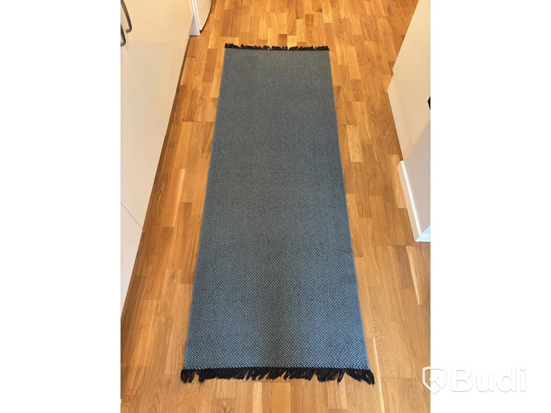 Inventarier till fullt möblerad enrummare - se alla bilder för komplett innehåll