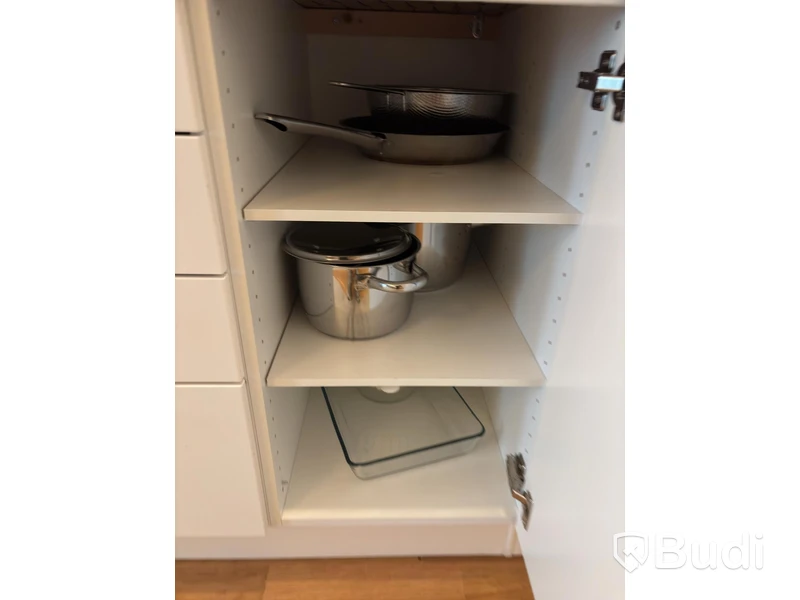 Inventarier till fullt möblerad tvårummare - se alla bilder för komplett innehåll