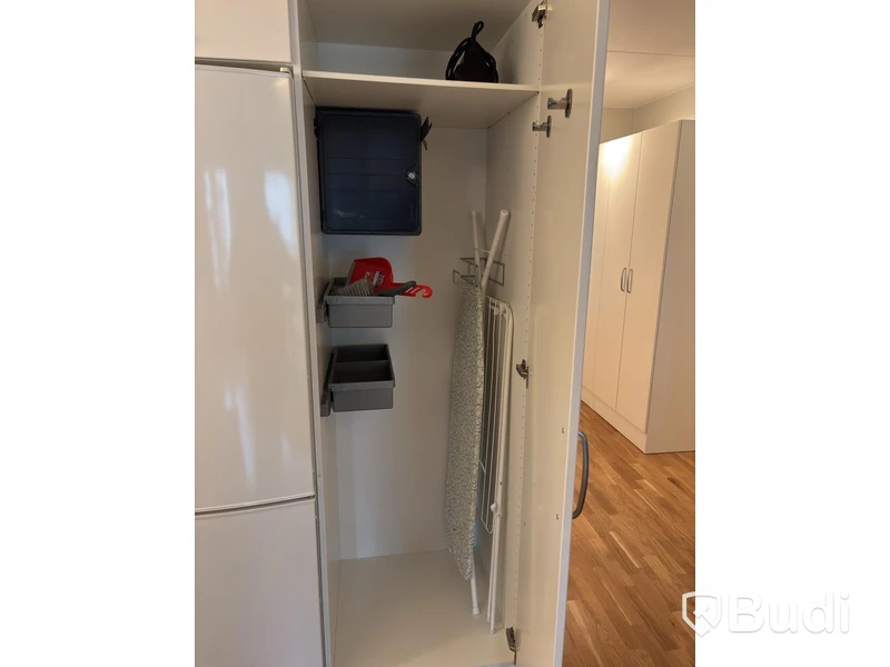 Inventarier till fullt möblerad tvårummare - se alla bilder för komplett innehåll