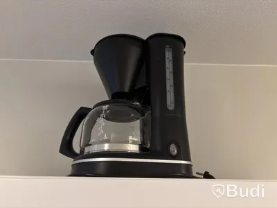 Inventarier till fullt möblerad enrummare - se alla bilder för komplett innehåll