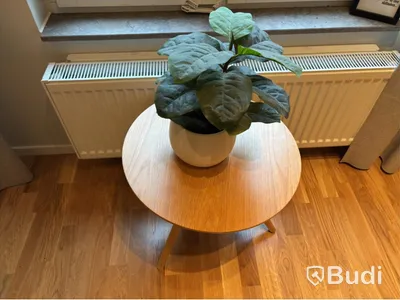 Inventarier till fullt möblerad enrummare - se alla bilder för komplett innehåll