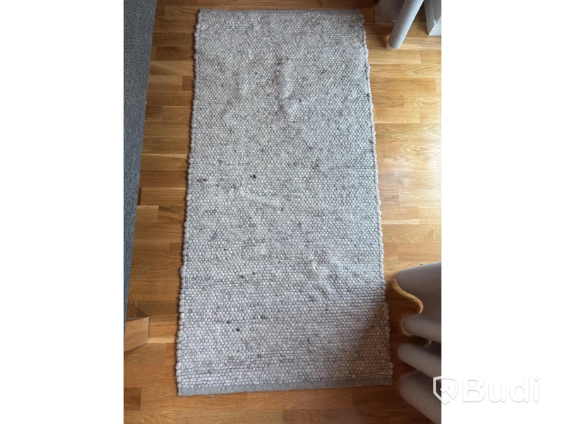 Inventarier till fullt möblerad enrummare - se alla bilder för komplett innehåll