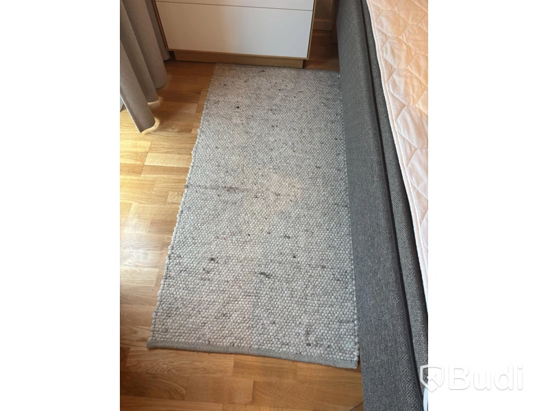 Inventarier till fullt möblerad enrummare - se alla bilder för komplett innehåll
