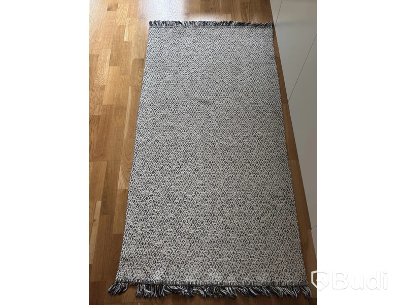 Inventarier till fullt möblerad enrummare - se alla bilder för komplett innehåll