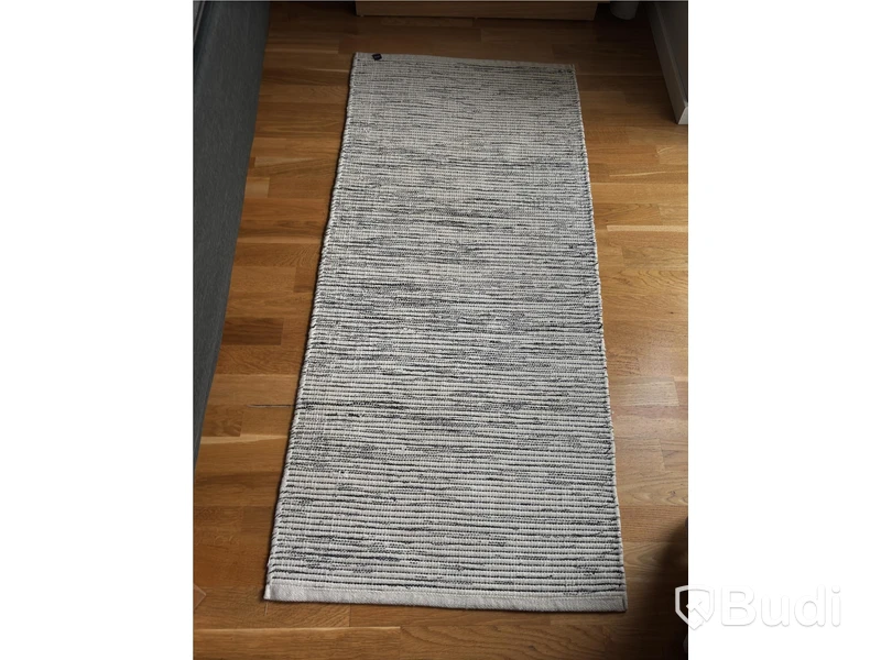 Inventarier till fullt möblerad enrummare - se alla bilder för komplett innehåll