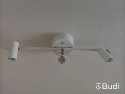 Inventarier till fullt möblerad enrummare - se alla bilder för komplett innehåll