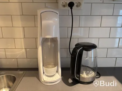 Inventarier till fullt möblerad enrummare - se alla bilder för komplett innehåll