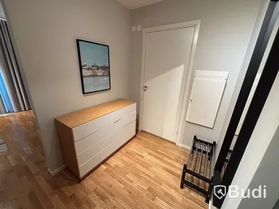 Inventarier till fullt möblerad enrummare - se alla bilder för komplett innehåll