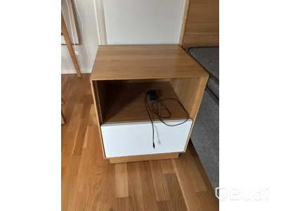 Inventarier till fullt möblerad enrummare - se alla bilder för komplett innehåll