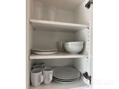 Inventarier till fullt möblerad enrummare - se alla bilder för komplett innehåll