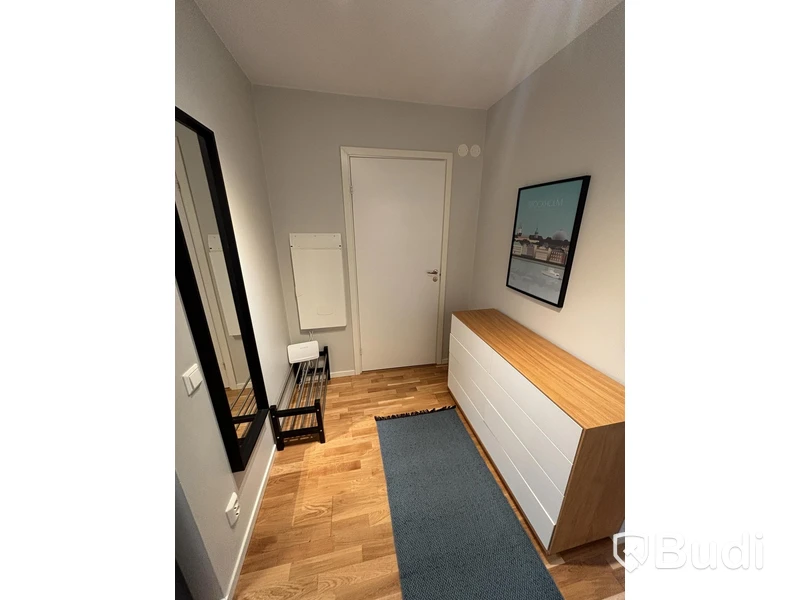 Inventarier till fullt möblerad enrummare - se alla bilder för komplett innehåll