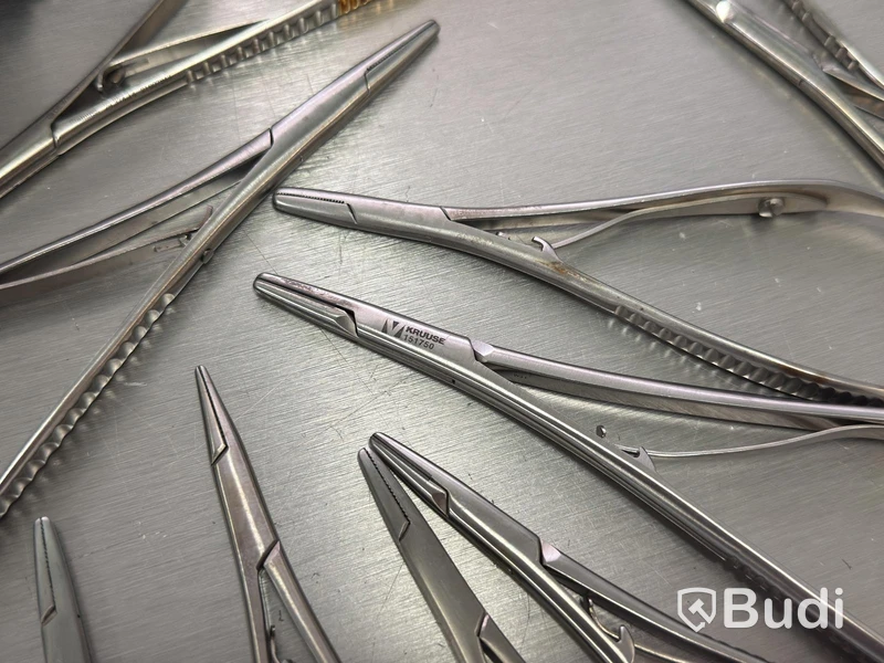 Assortment of stainless steel surgical instruments, incl. Kruuse, Dewimed and Glorius #2
