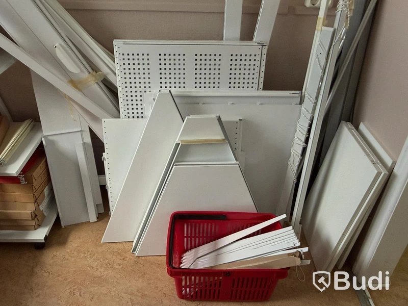 Butikshylla, 13 sektioner, samt diverse butiksinredning