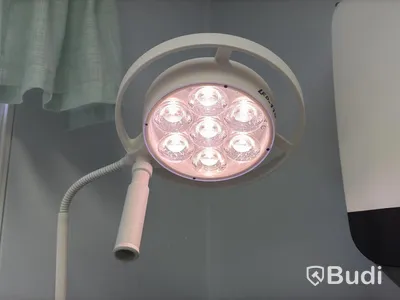 Dr. Mach Mach LED 115 surgical lamp, LED, electrically powered