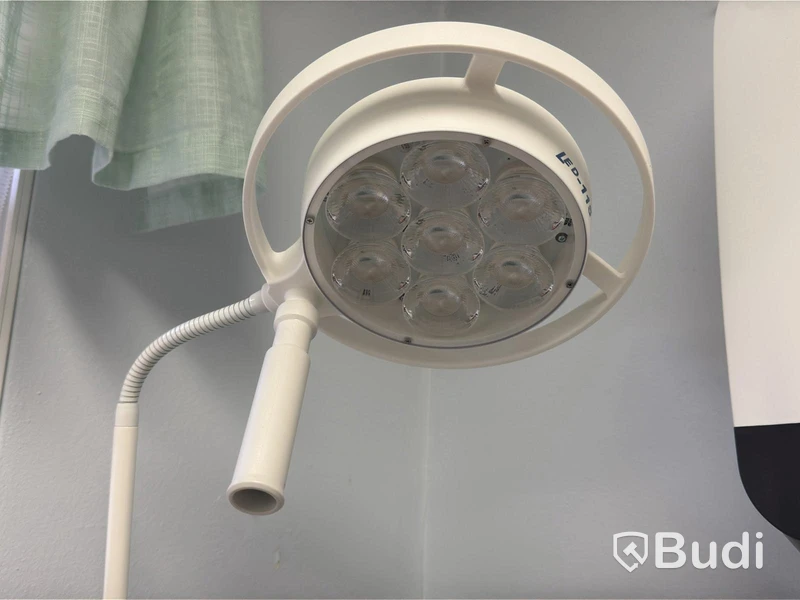 Dr. Mach Mach LED 115 surgical lamp, LED, electrically powered