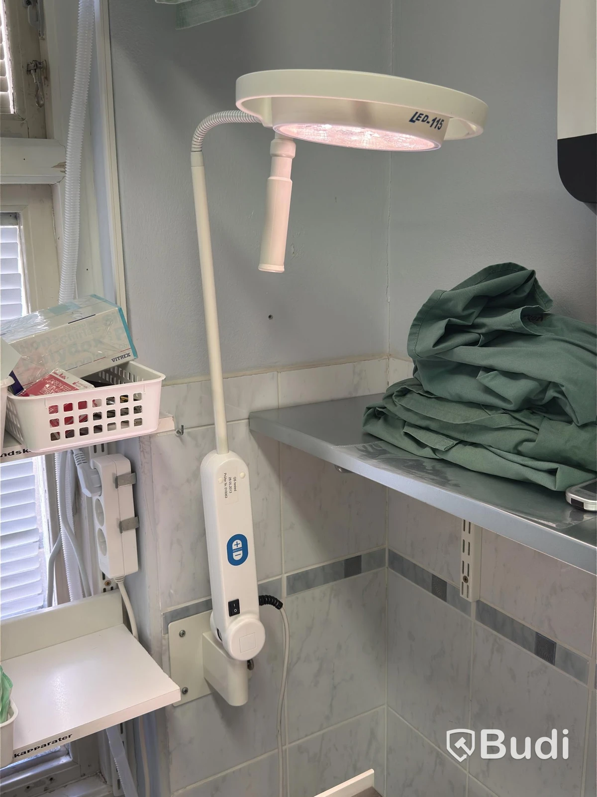 Dr. Mach Mach LED 115 surgical lamp, LED, electrically powered