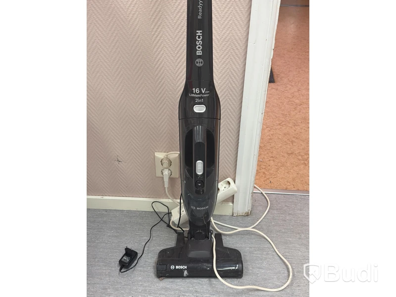 Vacuum cleaners, 3 pcs., incl. Bosch and Electrolux
