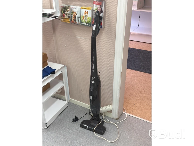 Vacuum cleaners, 3 pcs., incl. Bosch and Electrolux