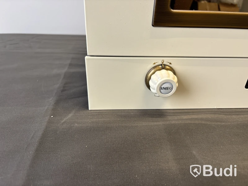 Mikrovågsugn Smeg Creme MP722PO