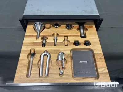 Sommelierlåda Smeg för inbyggnad Svart Dolce Stil Novo CPS615NR