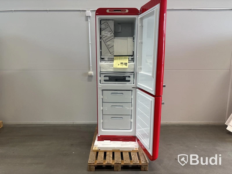 Smeg Fridge/Freezer, Red, 50's Style Retro FAB32RRD6