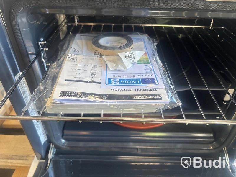 Termoventilerad ugn Smeg 60 cm, Creme, Cortina SFP750POPZ