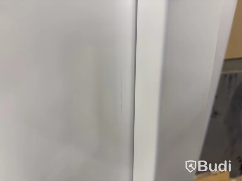 (NEW) Metal door