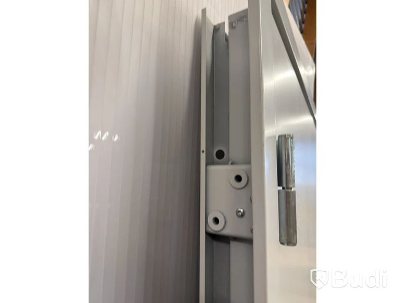 (NEW) Metal door