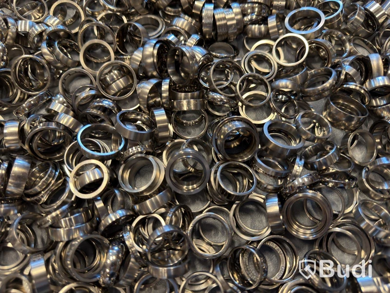 Lot of rings – large quantity, assorted styles and designs