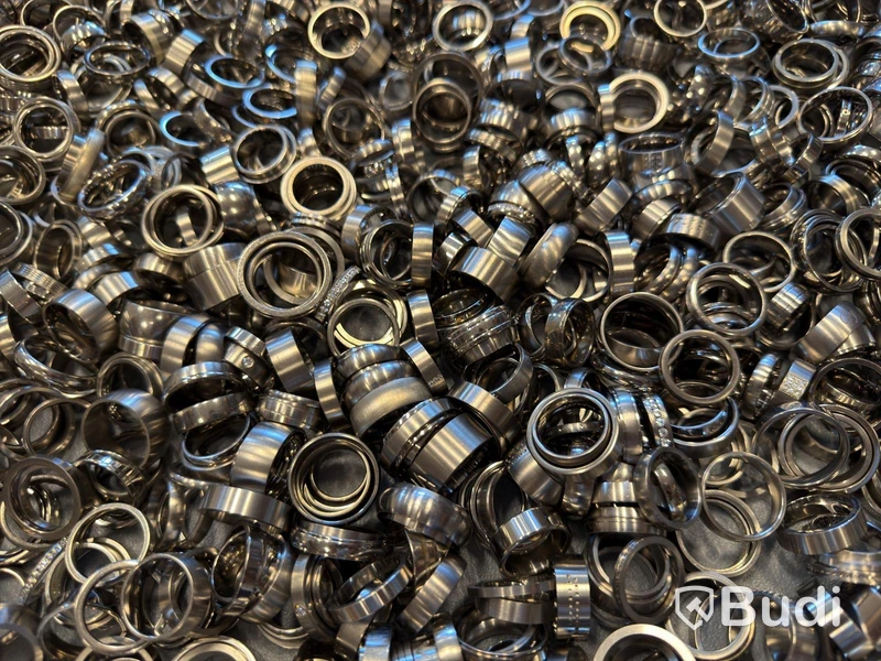Lot of rings – large quantity, assorted styles and designs