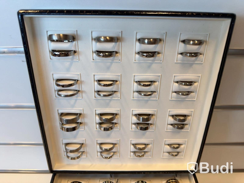 Lot of sample/display rings – 7 display trays
