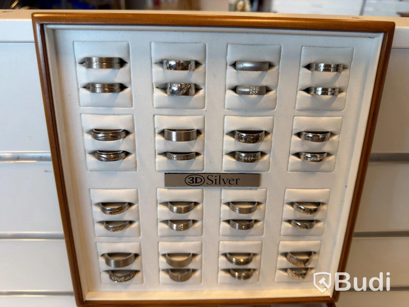 Lot of sample/display rings – 7 display trays