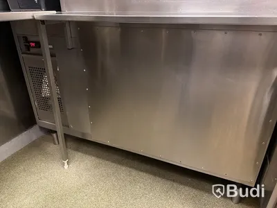 Rostfri bänk med frystillsats och diskbänk