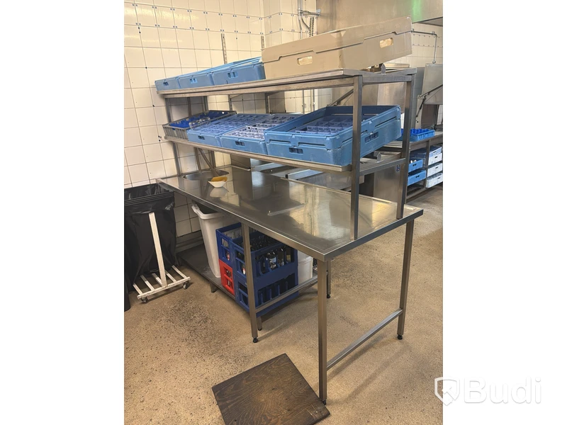 Bänk för diskbackar med avrinning samt sköljbänk